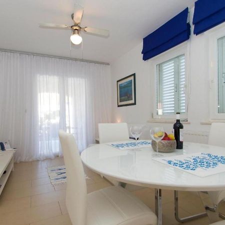 Apartments Villa Olea Lumbarda Ngoại thất bức ảnh