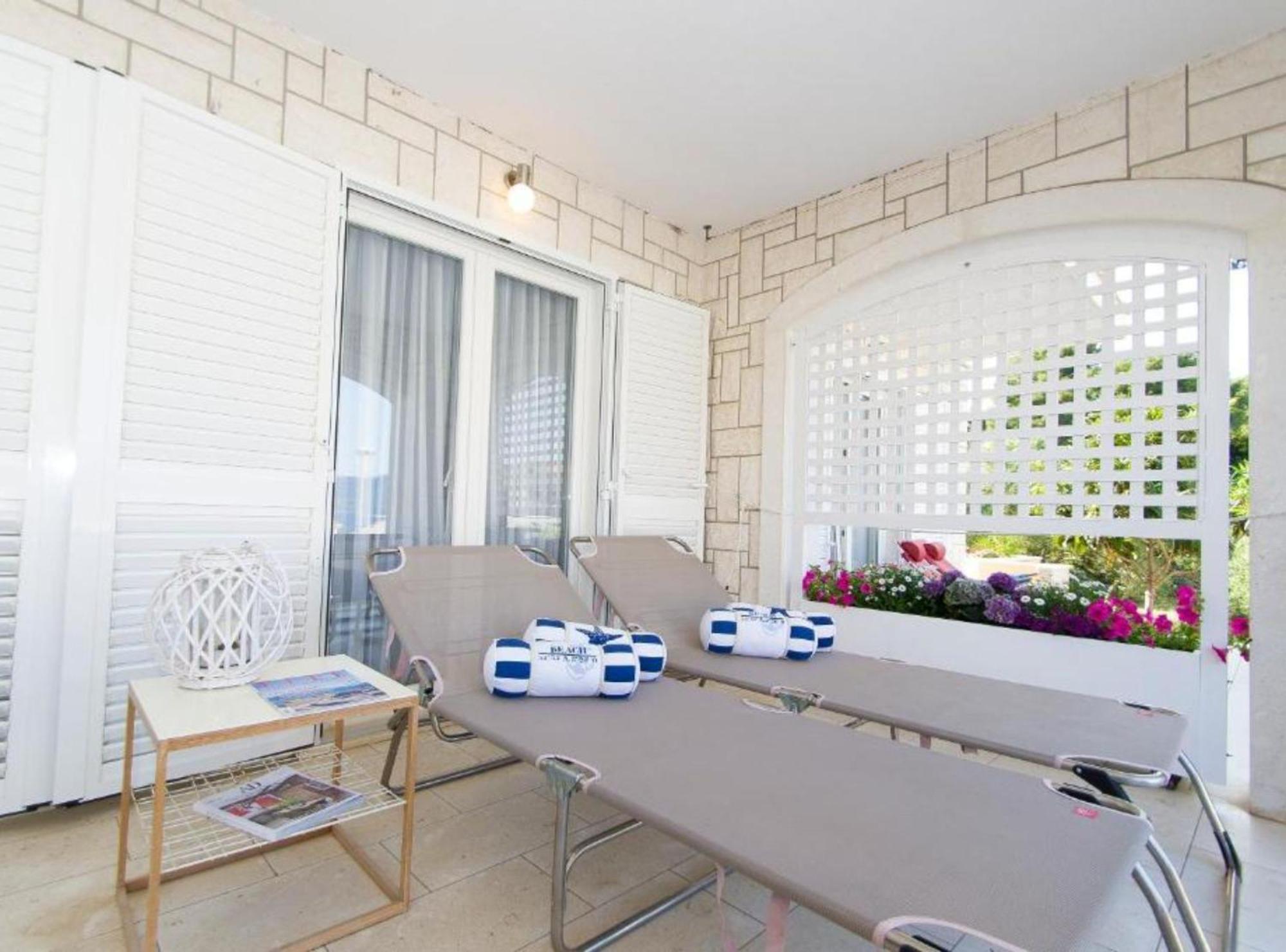 Apartments Villa Olea Lumbarda Ngoại thất bức ảnh