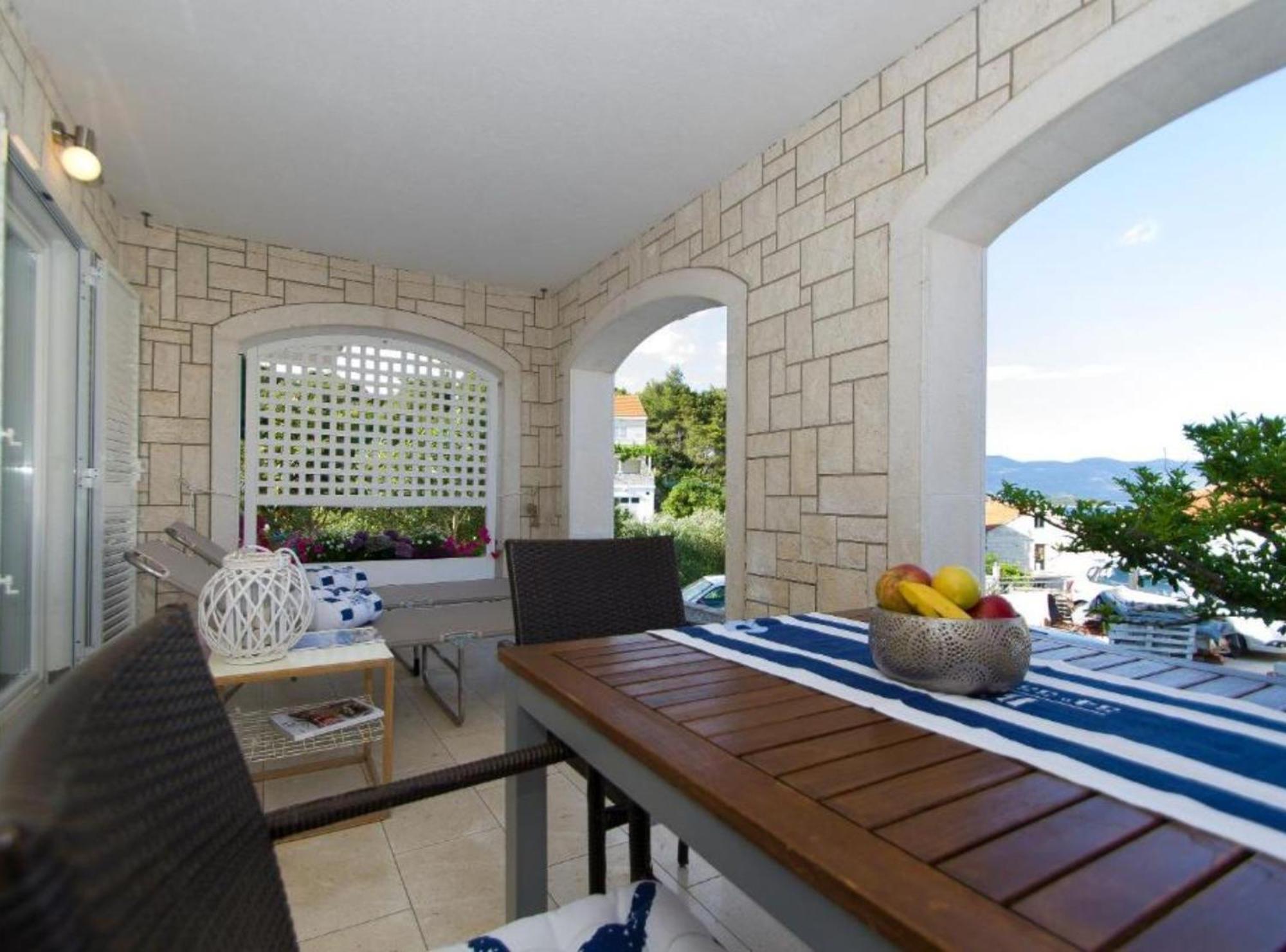 Apartments Villa Olea Lumbarda Ngoại thất bức ảnh